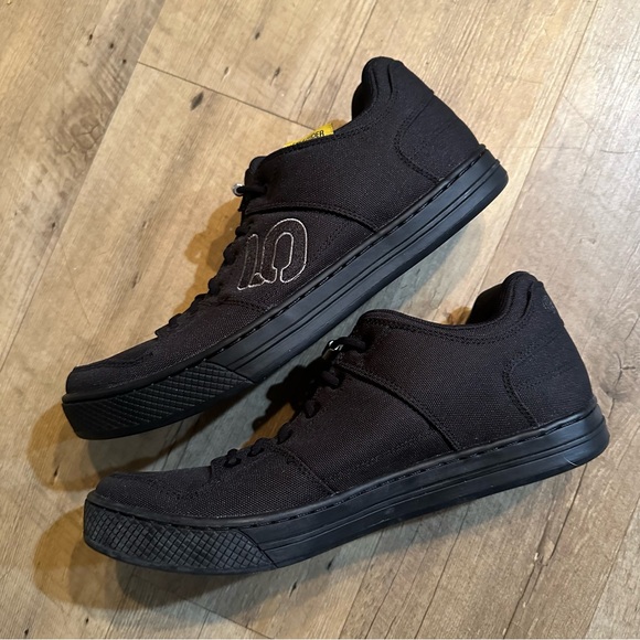 Adidas FreeRider PrimeBlue Canvas Mountain Bike Shoes - Picture 4 of 10